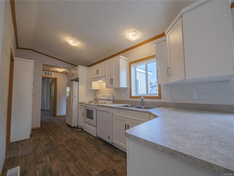 464 Orca Crescent, Ucluelet, BC, V0R 3A0 - 13