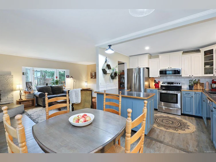 546 Pritchard Road, Comox, BC, V9M 3K1 - 9