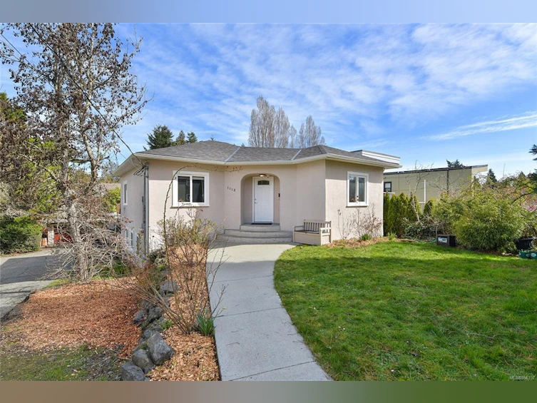 1112 Craigflower Road, Esquimalt, BC, V9A 2Y1