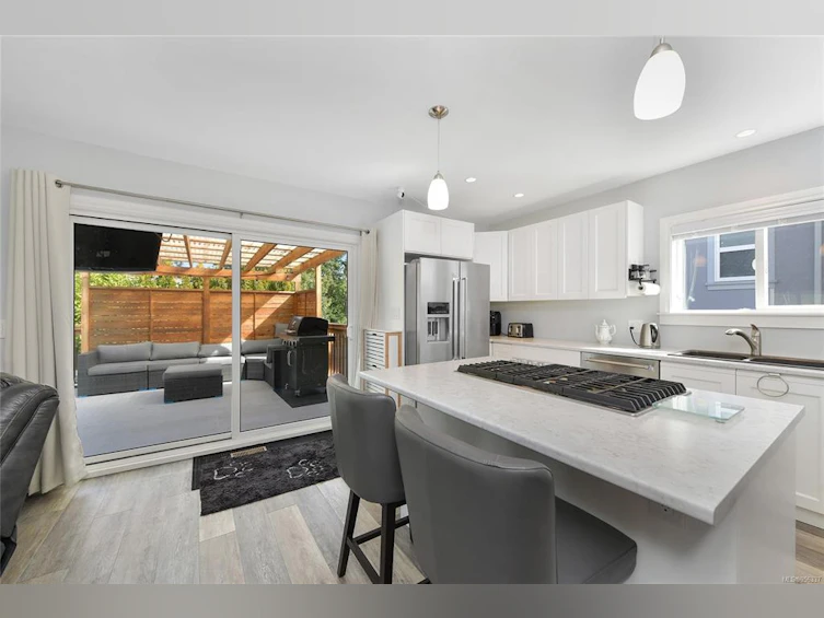 1112 Craigflower Road, Esquimalt, BC, V9A 2Y1 - 8