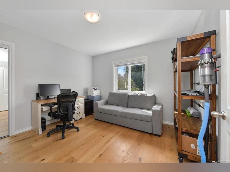 1112 Craigflower Road, Esquimalt, BC, V9A 2Y1 - 16