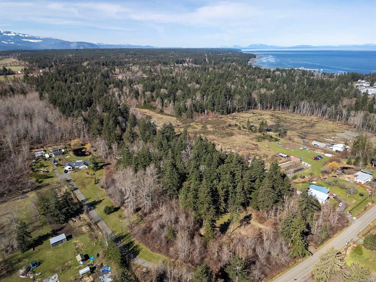 2 Little River Road, Comox, BC, V9M 4C5 - 11