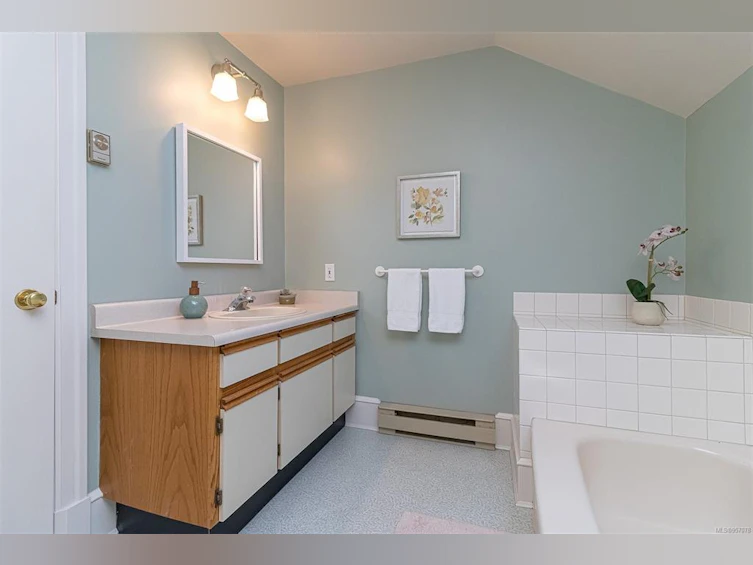 50 Sylvan Lane, Oak Bay, BC, V8S 2K8 - 35