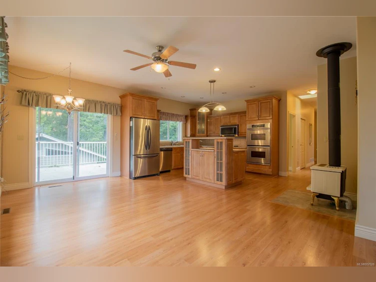 3606 Foc Sle Road, Pender Island, BC, V0N 2M2 - 5