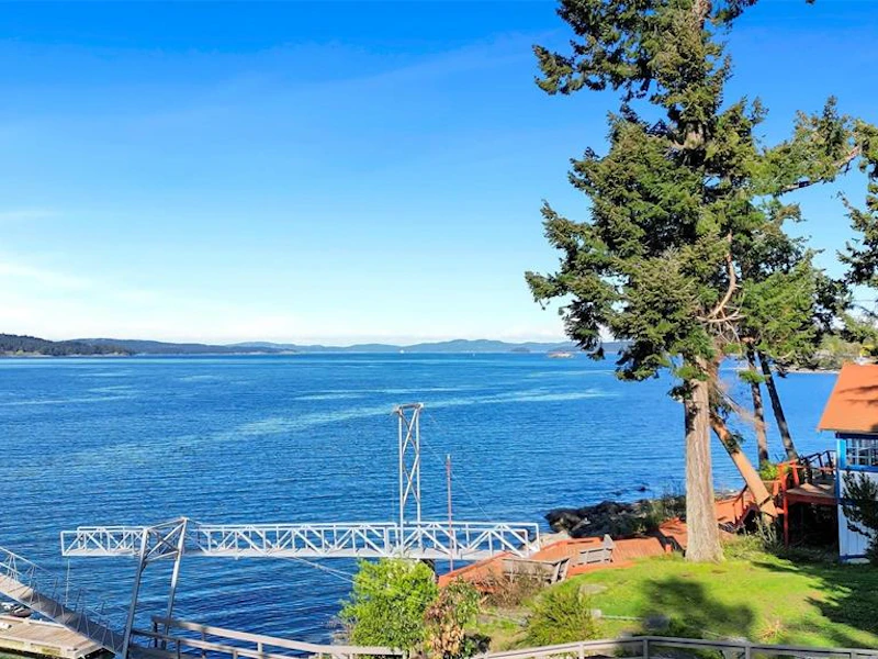 1034 Lands End Road, North Saanich BC V8L 5L3