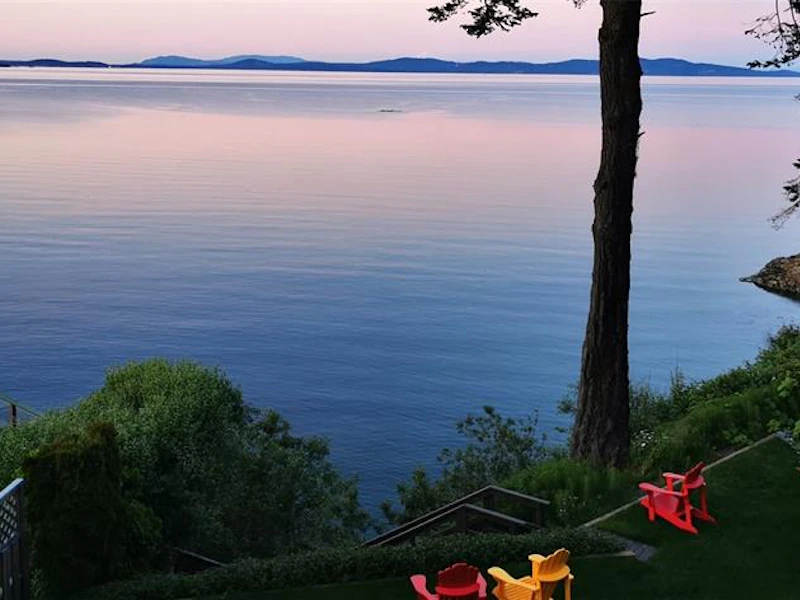 4935 Cordova Bay Road, Saanich BC V8Y 2K1