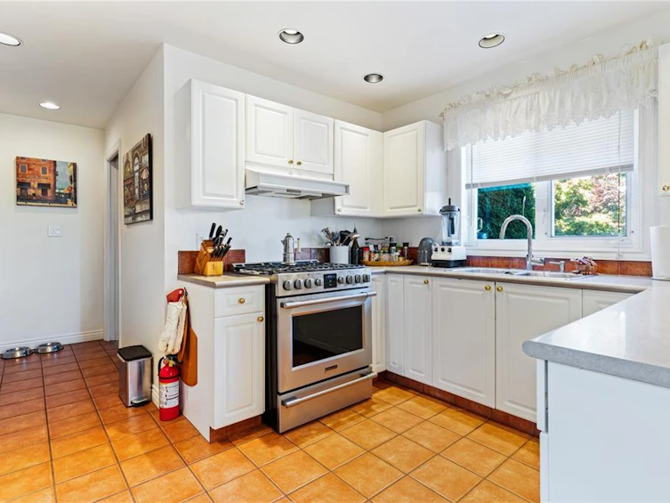 485 Head Street, Esquimalt, BC, V9A 5S1 - 12