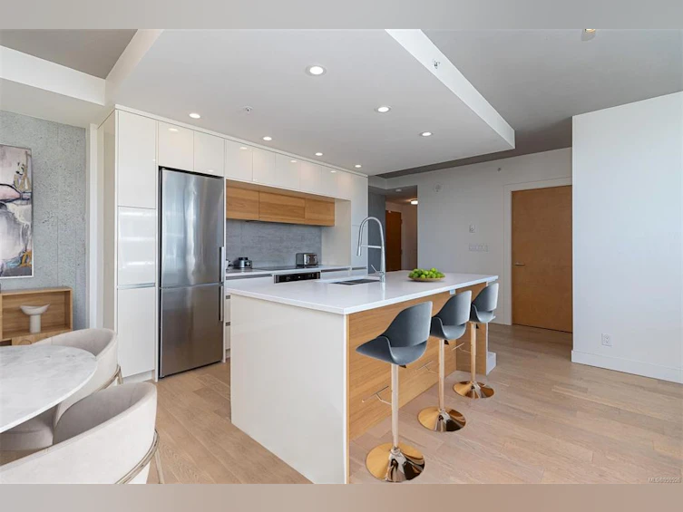 711-989 Johnson Street, Victoria, BC, V8V 0E3 - 3