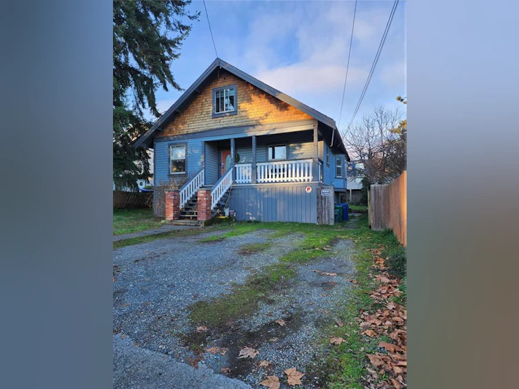 582 Bradley Street, Nanaimo, BC, V9S 1C1 - 2