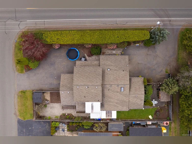 239 Fifth Avenue, Qualicum Beach, BC, V9K 1S2