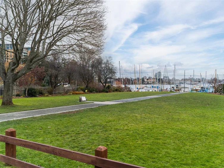 410-916 Lyall Street, Esquimalt, BC, V9A 5E6 - 26