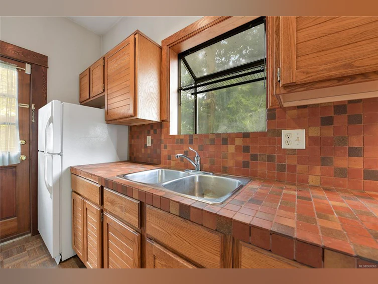 1142 Oscar Street, Victoria, BC, V8V 2X4 - 8