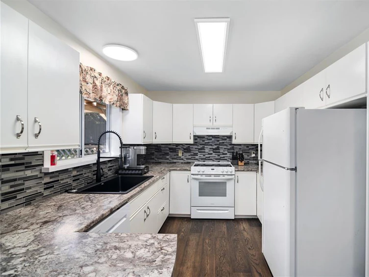 2413 Catherwood Road, Black Creek, BC, V9J 1J3 - 11
