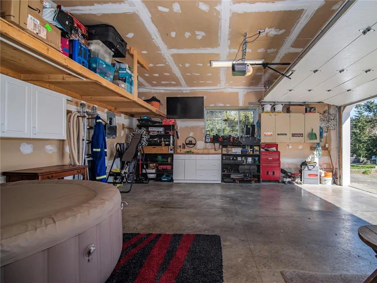 2413 Catherwood Road, Black Creek, BC, V9J 1J3 - 24