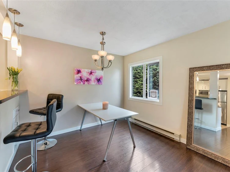 404-1342 Hillside Avenue, Victoria, BC, V8T 2B4 - 4