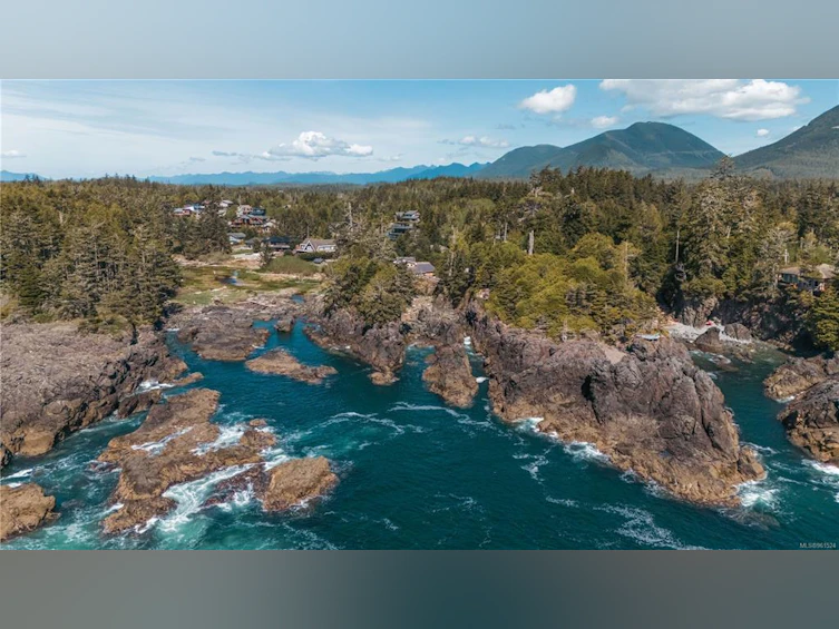 858 Barclay Place, Ucluelet, BC, V0R 3A0 - 16