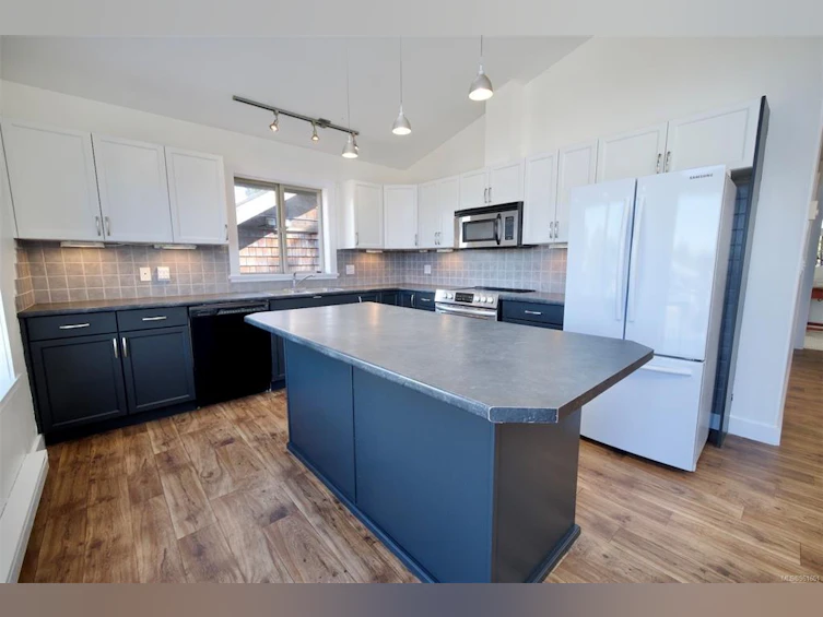 730 Ocean Park Drive, Tofino, BC, V0R 2Z0 - 4