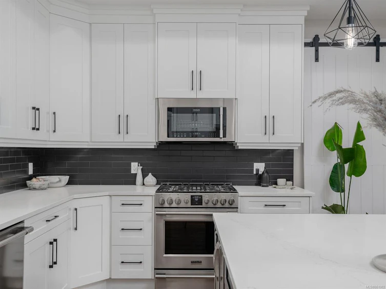 10407 Marina Vista Drive, Port Alberni, BC, V9Y 8Z7 - 8