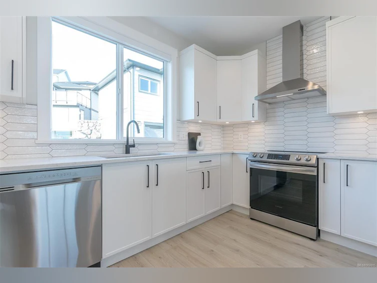102-2576 Obsidian Place, Langford, BC, V9B 5L4 - 9