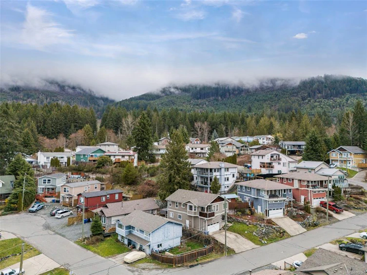 280 Carnell Drive, Lake Cowichan, BC, V0R 2G1 - 8