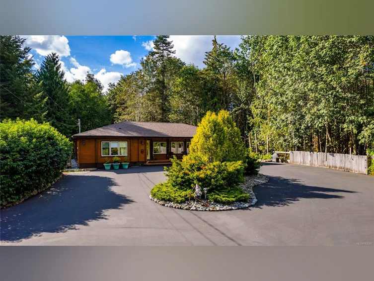 6744 Wall Street, Honeymoon Bay, BC, V0R 1Y0 - 3