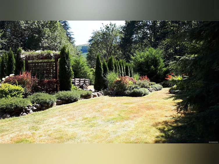 6744 Wall Street, Honeymoon Bay, BC, V0R 1Y0 - 12
