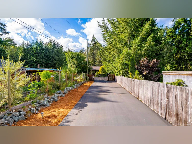 6744 Wall Street, Honeymoon Bay, BC, V0R 1Y0 - 25