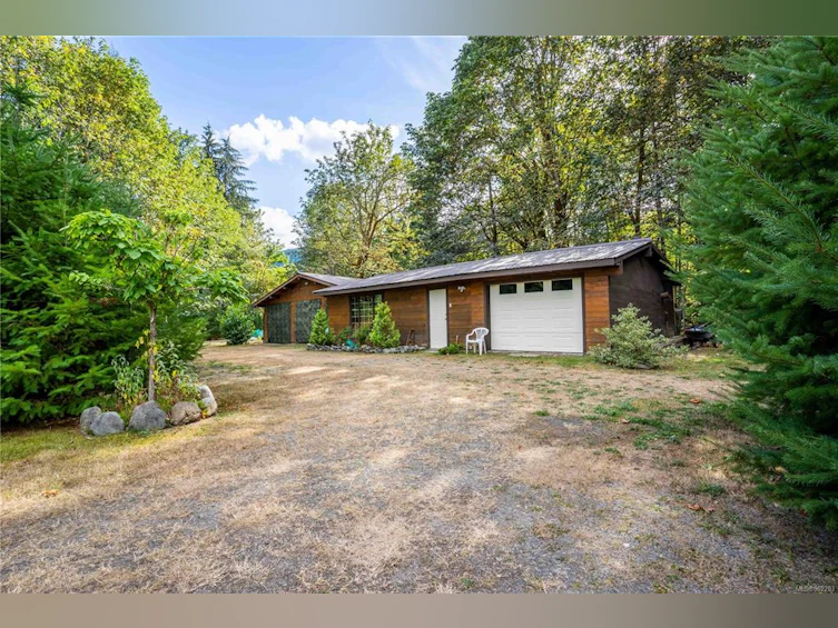 6744 Wall Street, Honeymoon Bay, BC, V0R 1Y0 - 53