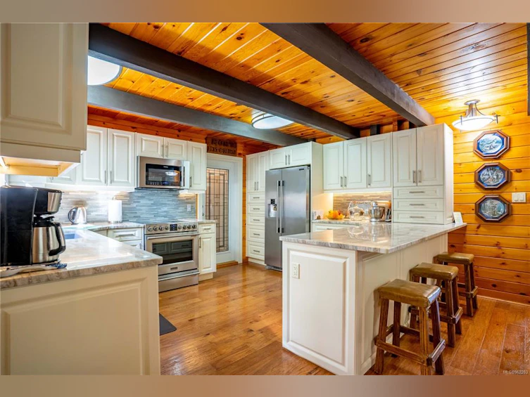 6744 Wall Street, Honeymoon Bay, BC, V0R 1Y0 - 82