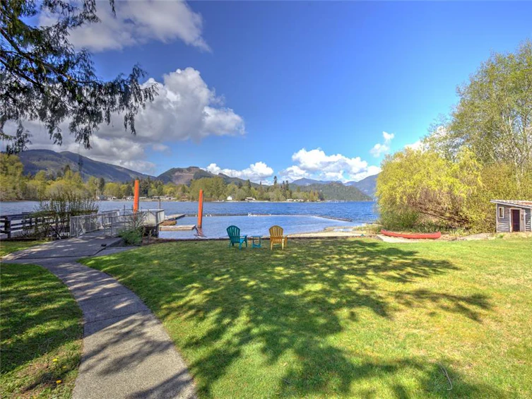 6918 Beach Drive, Honeymoon Bay, BC, V0R 1Y0
