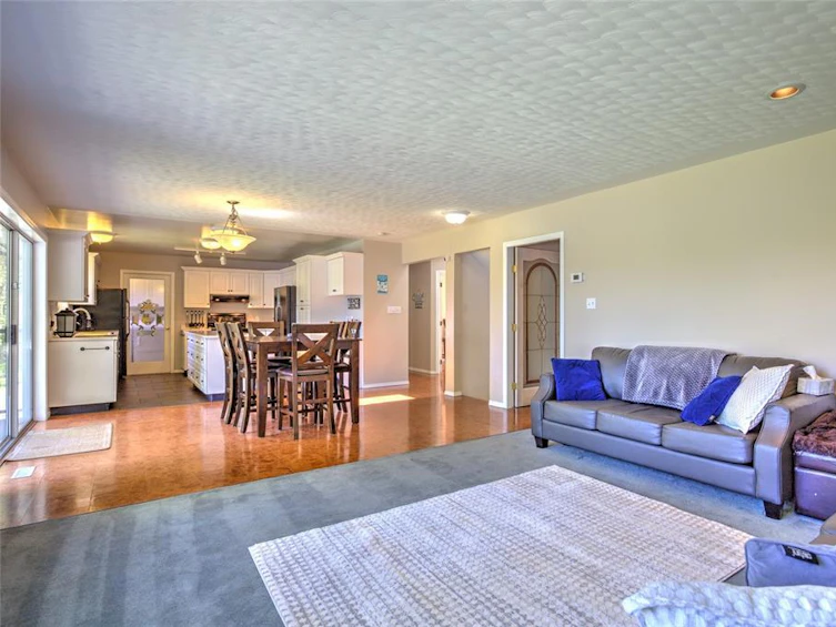 6918 Beach Drive, Honeymoon Bay, BC, V0R 1Y0 - 14