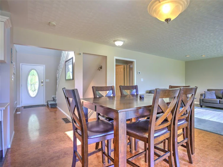 6918 Beach Drive, Honeymoon Bay, BC, V0R 1Y0 - 16