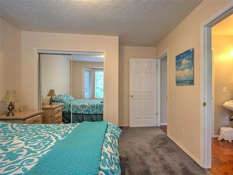 6918 Beach Drive, Honeymoon Bay, BC, V0R 1Y0 - 27