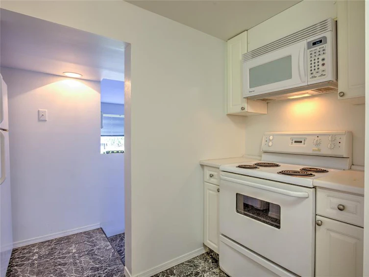 6918 Beach Drive, Honeymoon Bay, BC, V0R 1Y0 - 66