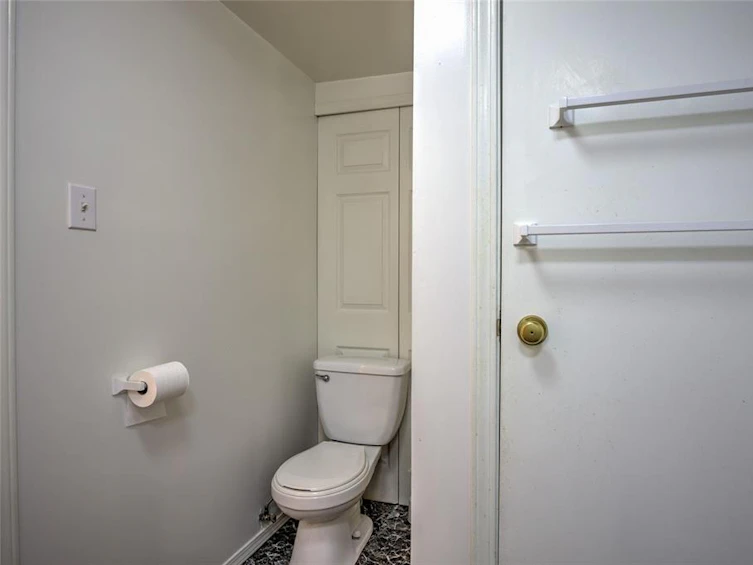 6918 Beach Drive, Honeymoon Bay, BC, V0R 1Y0 - 68