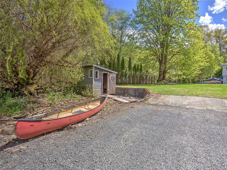 6918 Beach Drive, Honeymoon Bay, BC, V0R 1Y0 - 84