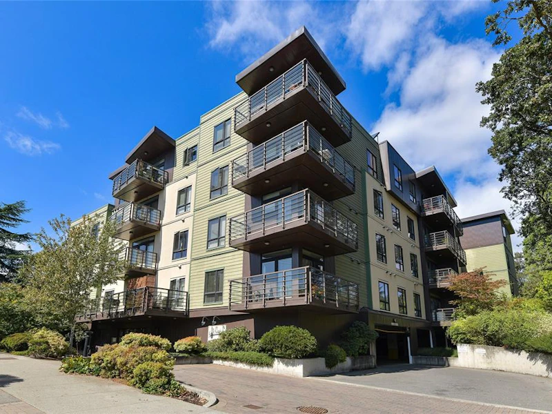 202 - 982 Mckenzie Avenue, Saanich BC V8X 3G7