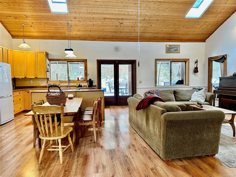 1608 Carrington Bay Road, Cortes Island, BC, V0P 1Z0 - 3