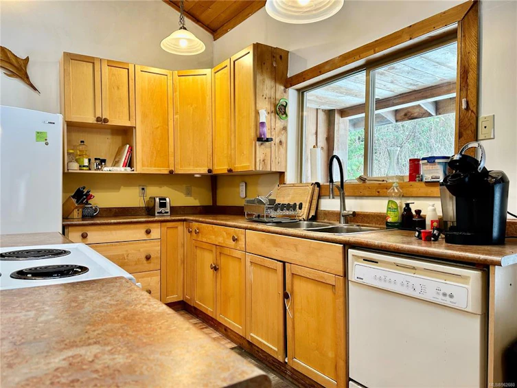 1608 Carrington Bay Road, Cortes Island, BC, V0P 1Z0 - 5