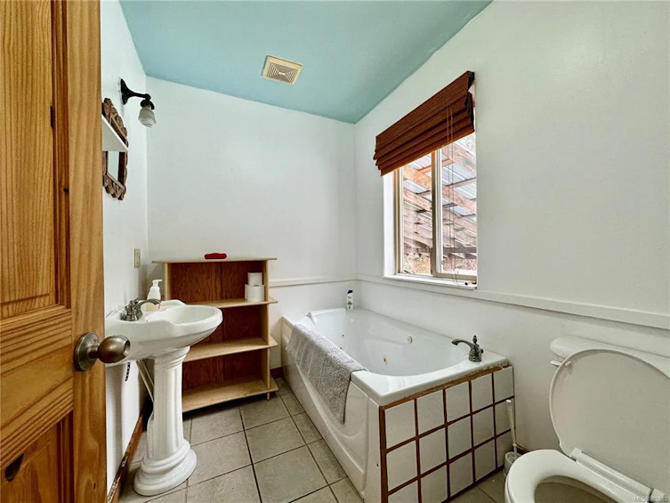 1608 Carrington Bay Road, Cortes Island, BC, V0P 1Z0 - 11