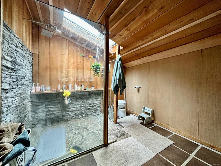 1608 Carrington Bay Road, Cortes Island, BC, V0P 1Z0 - 33