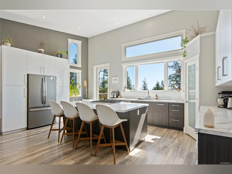1992 Athlone Road, Ucluelet, BC, V0R 3A0 - 11
