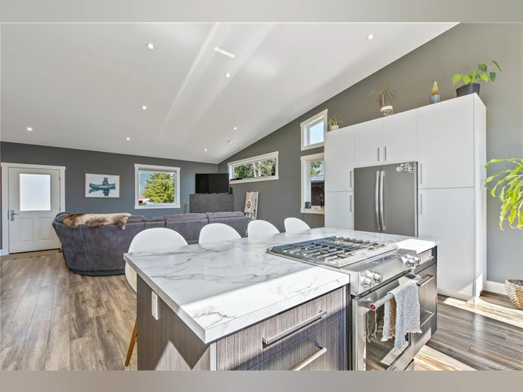 1992 Athlone Road, Ucluelet, BC, V0R 3A0 - 12