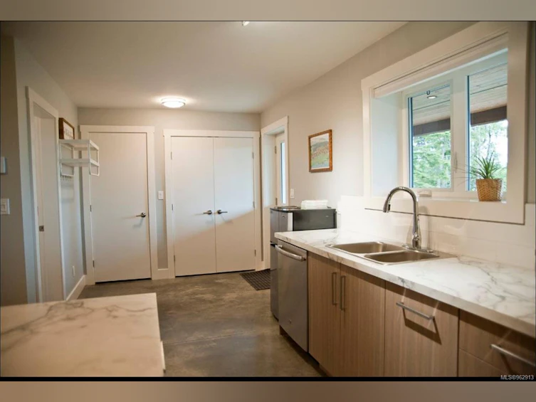 1992 Athlone Road, Ucluelet, BC, V0R 3A0 - 63