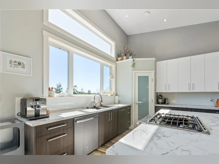 1992 Athlone Road, Ucluelet, BC, V0R 3A0 - 4