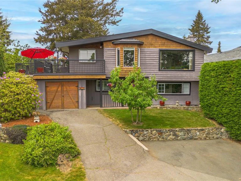 4028 Zinnia Road, Saanich BC V8Z 4W3