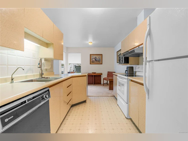 31-5110 Cordova Bay Road, Saanich, BC, V8Y 2K5 - 13