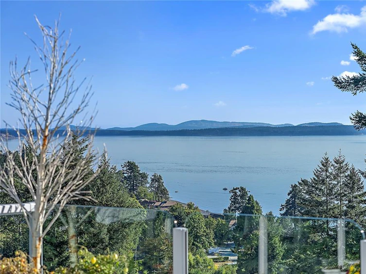 5009 Bonanza Place, Saanich, BC, V8Y 3E1 - 4