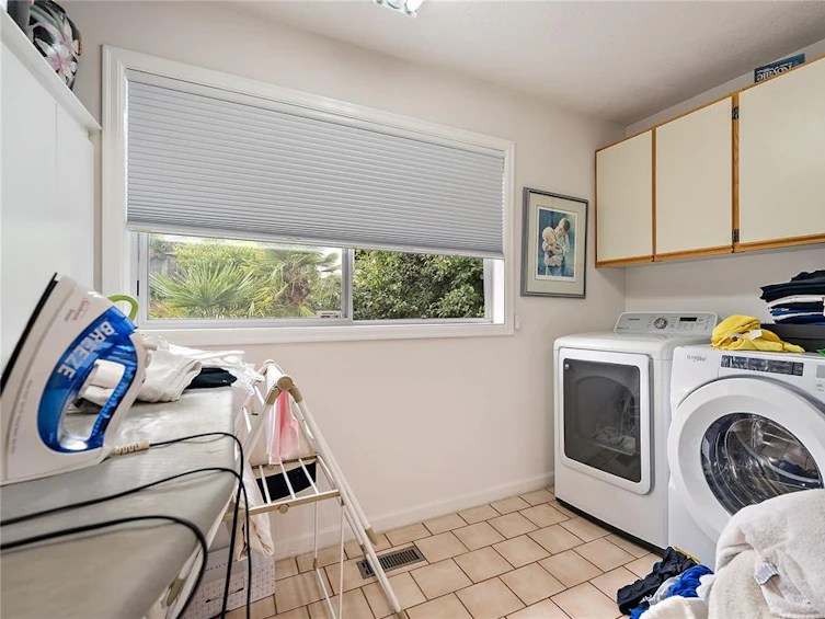 5009 Bonanza Place, Saanich, BC, V8Y 3E1 - 44