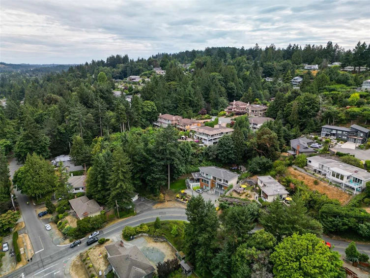 5009 Bonanza Place, Saanich, BC, V8Y 3E1 - 56